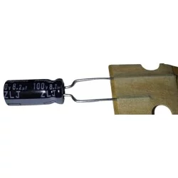 Kondensator 5x11 RUBYCON ZLJ Low ESR Long Life 105°C 8.2uF 100V.